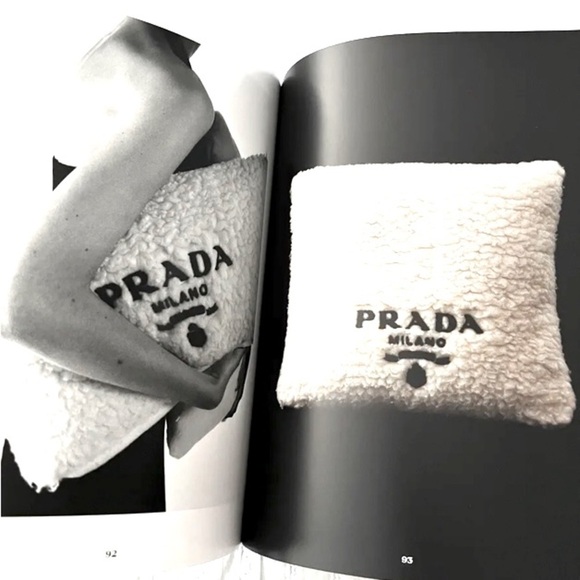 PRADA Gift Bag and 2023 Catalog - Picture 4 of 4